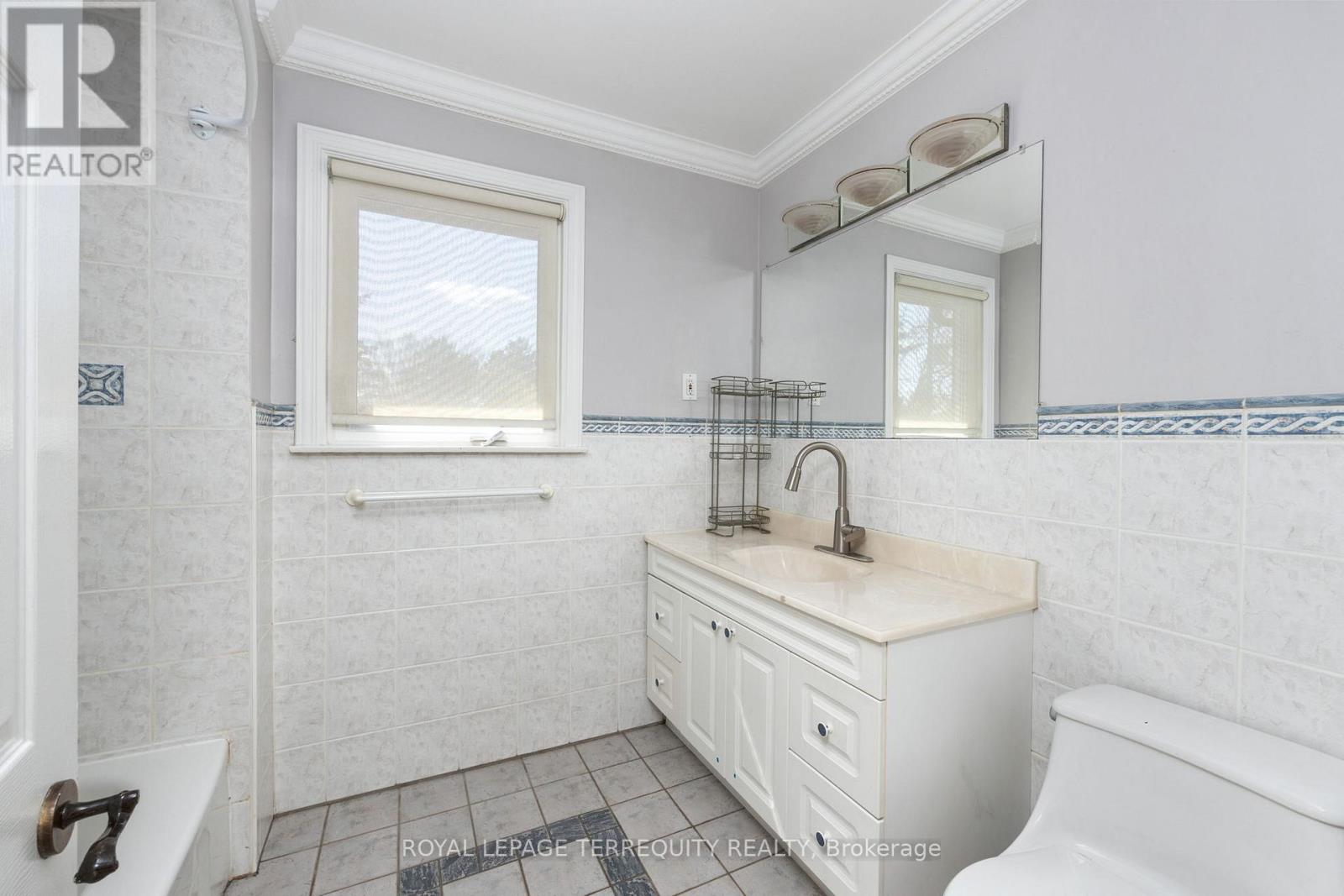 40 Sunnycrest Road, Toronto, Ontario  M2R 2T4 - Photo 17 - C13107616