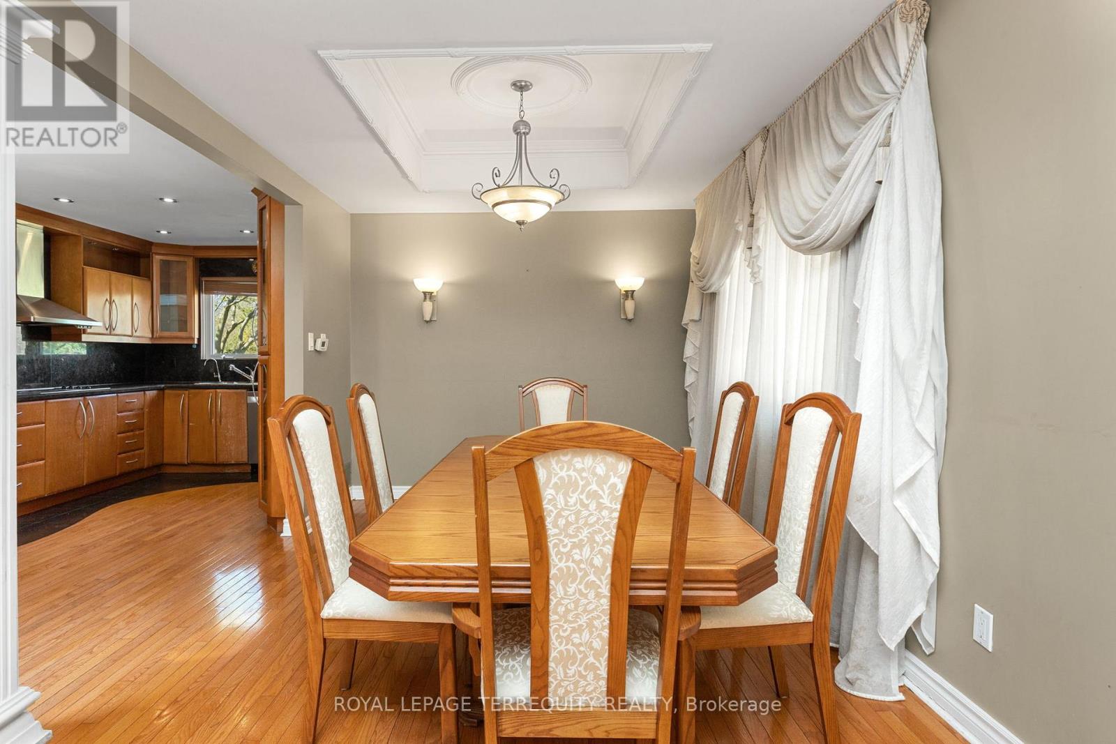 40 Sunnycrest Road, Toronto, Ontario  M2R 2T4 - Photo 4 - C13107616