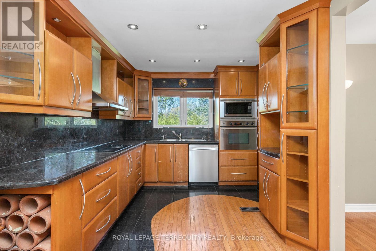 40 Sunnycrest Road, Toronto, Ontario  M2R 2T4 - Photo 7 - C13107616