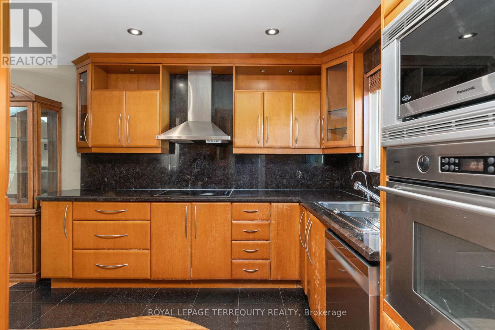40 Sunnycrest Road, Toronto, Ontario  M2R 2T4 - Photo 8 - C13107616