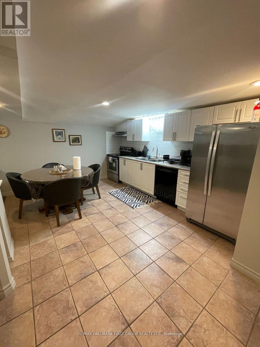 1604 Middleton Street, Pickering, Ontario  L1X 2L3 - Photo 2 - E13107596