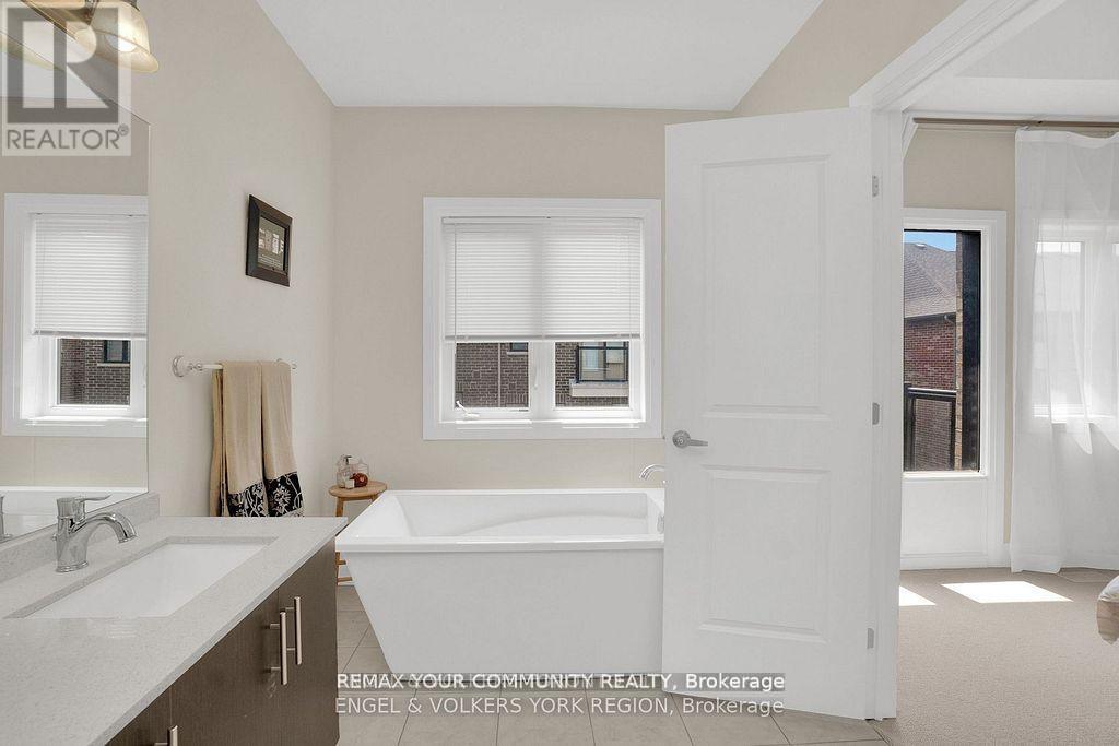 29 Nardini Lane N, Richmond Hill, Ontario  L4C 1C2 - Photo 26 - N13107530