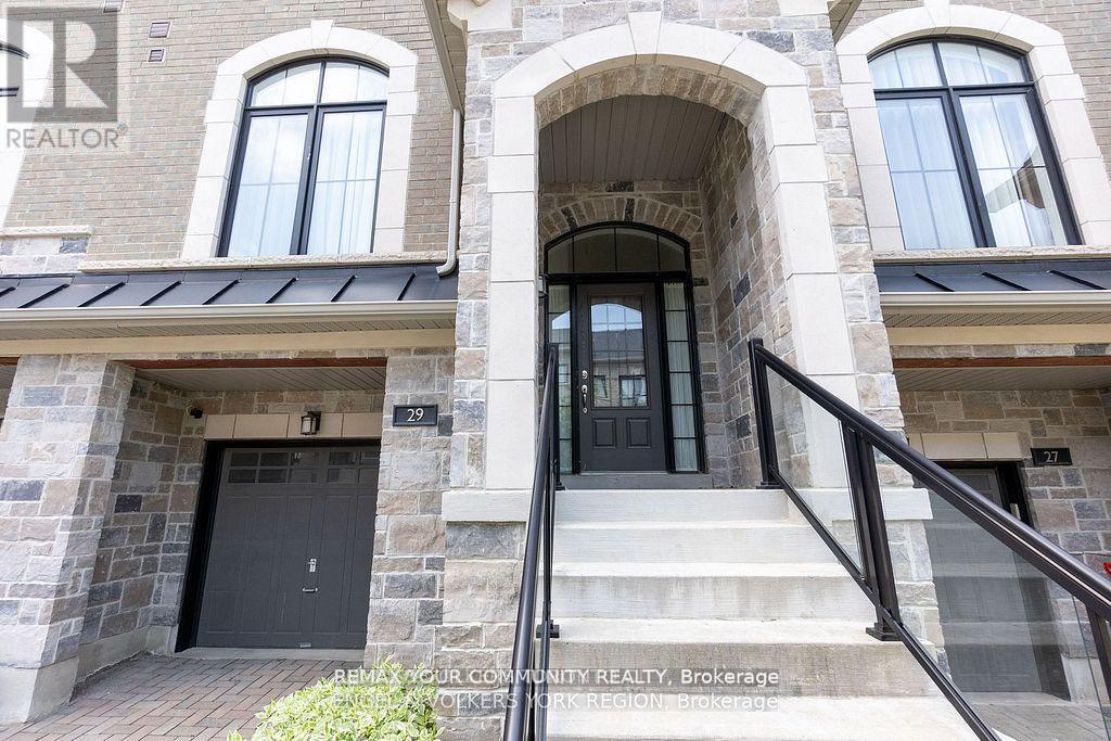 29 Nardini Lane N, Richmond Hill, Ontario  L4C 1C2 - Photo 3 - N13107530