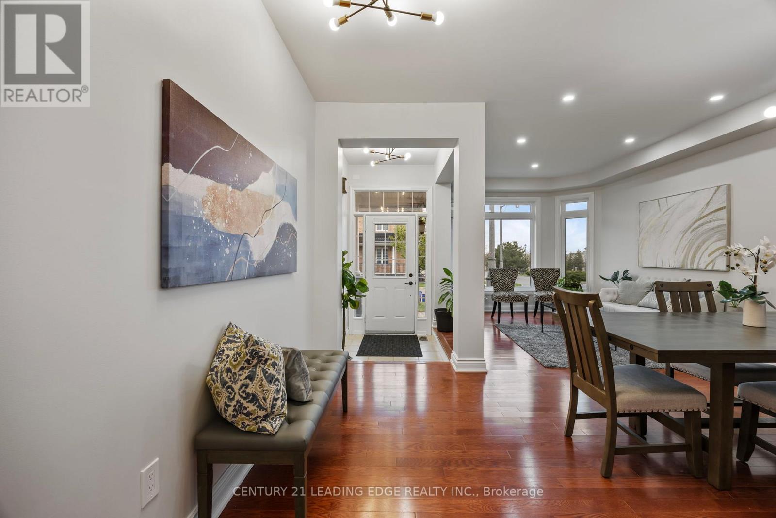 114 Stonechurch Crescent, Markham, Ontario  L6B 0J2 - Photo 4 - N13107588