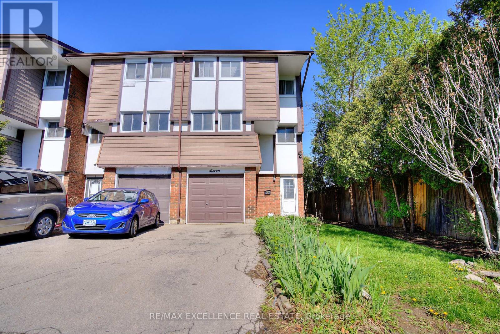 11 PRISCILLA LANE, Hamilton, Ontario