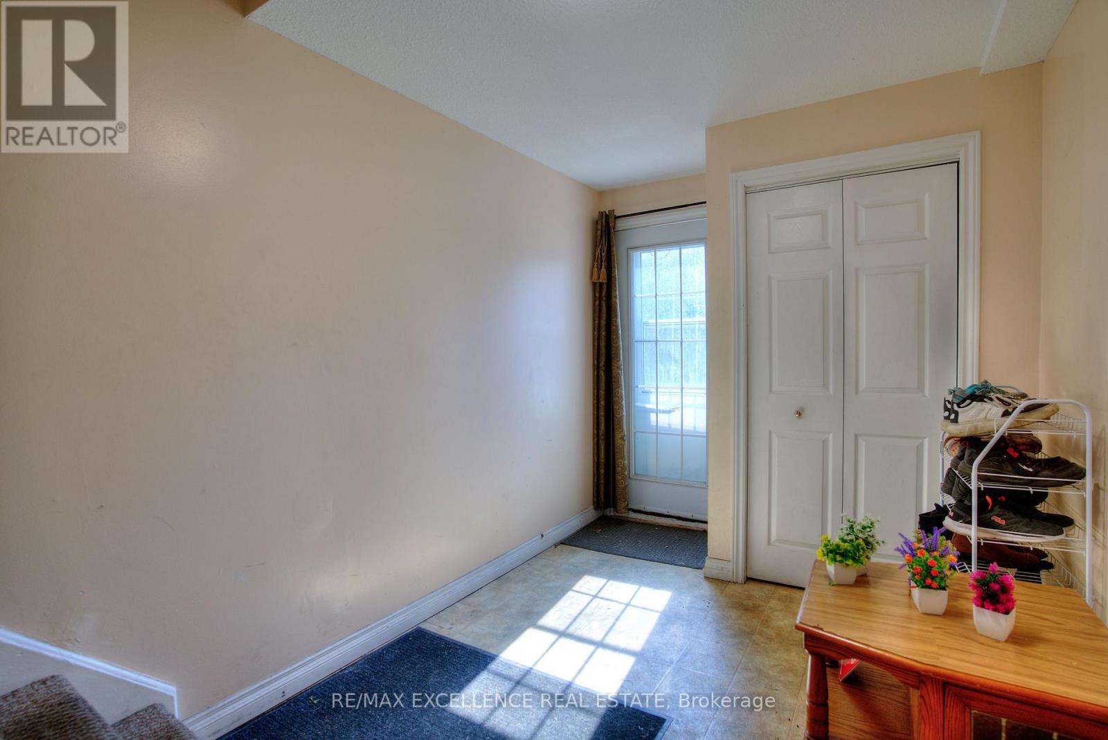 11 Priscilla Lane, Hamilton, Ontario  L8E 3K9 - Photo 2 - X13107488