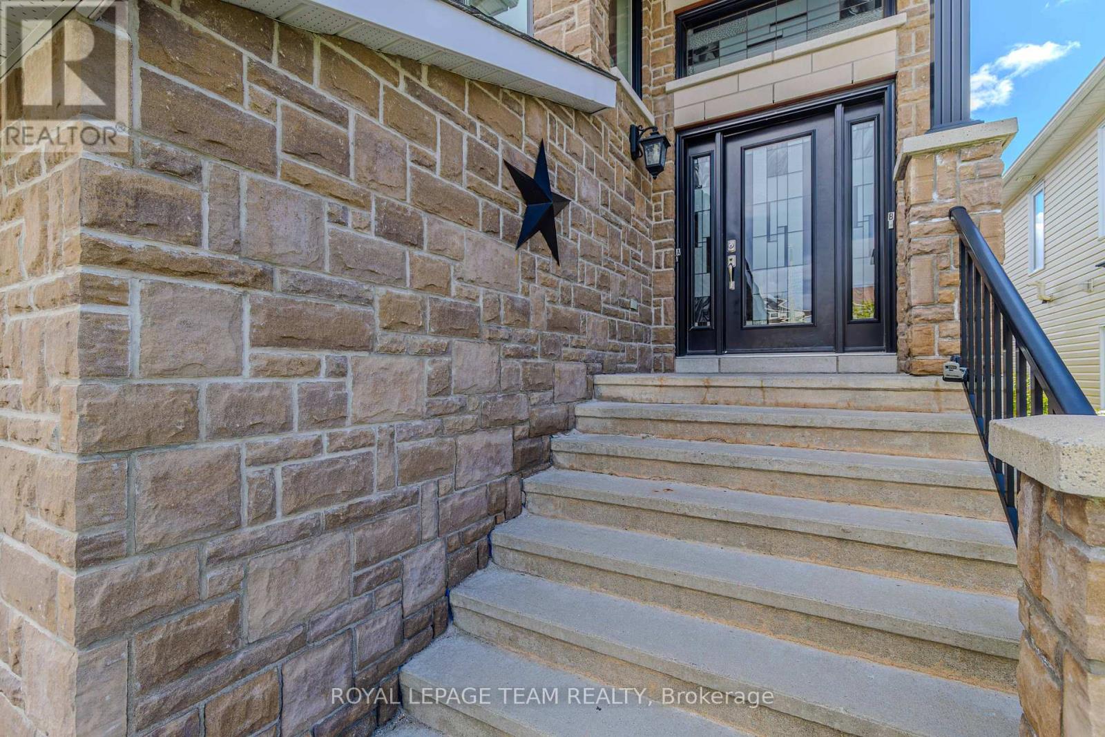 Unit B - 1566 Lisbon Street, Ottawa, Ontario  K4A 4B9 - Photo 3 - X12837622