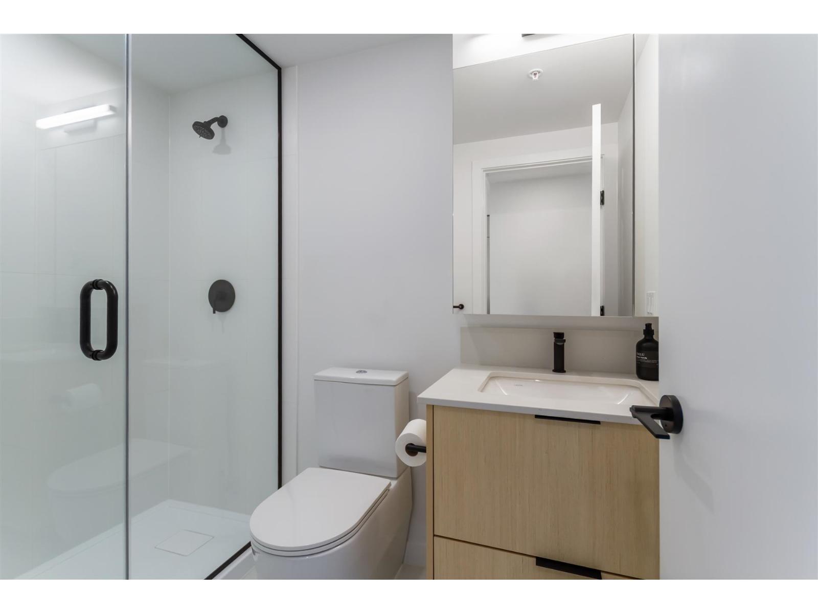 2707 13738 Central Avenue, Surrey, British Columbia  V3T 0X5 - Photo 9 - R3121679