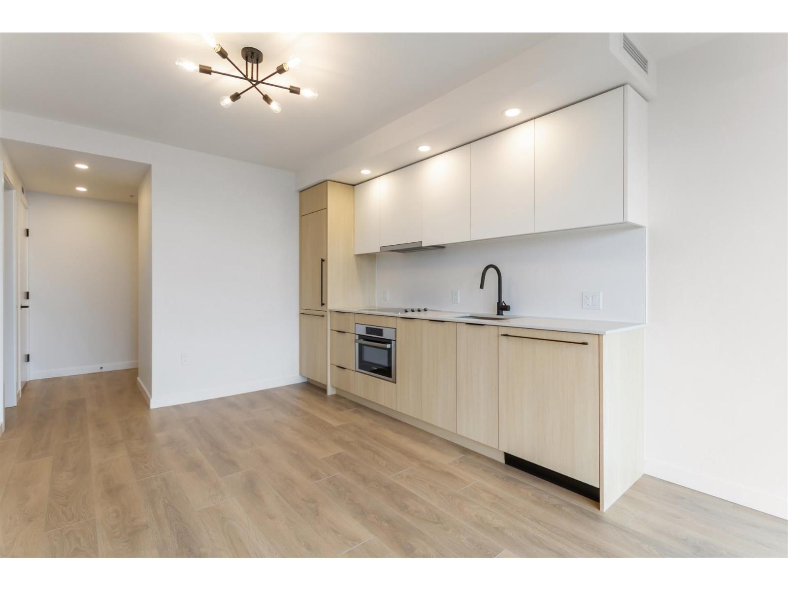 2707 13738 Central Avenue, Surrey, British Columbia  V3T 0X5 - Photo 7 - R3121679