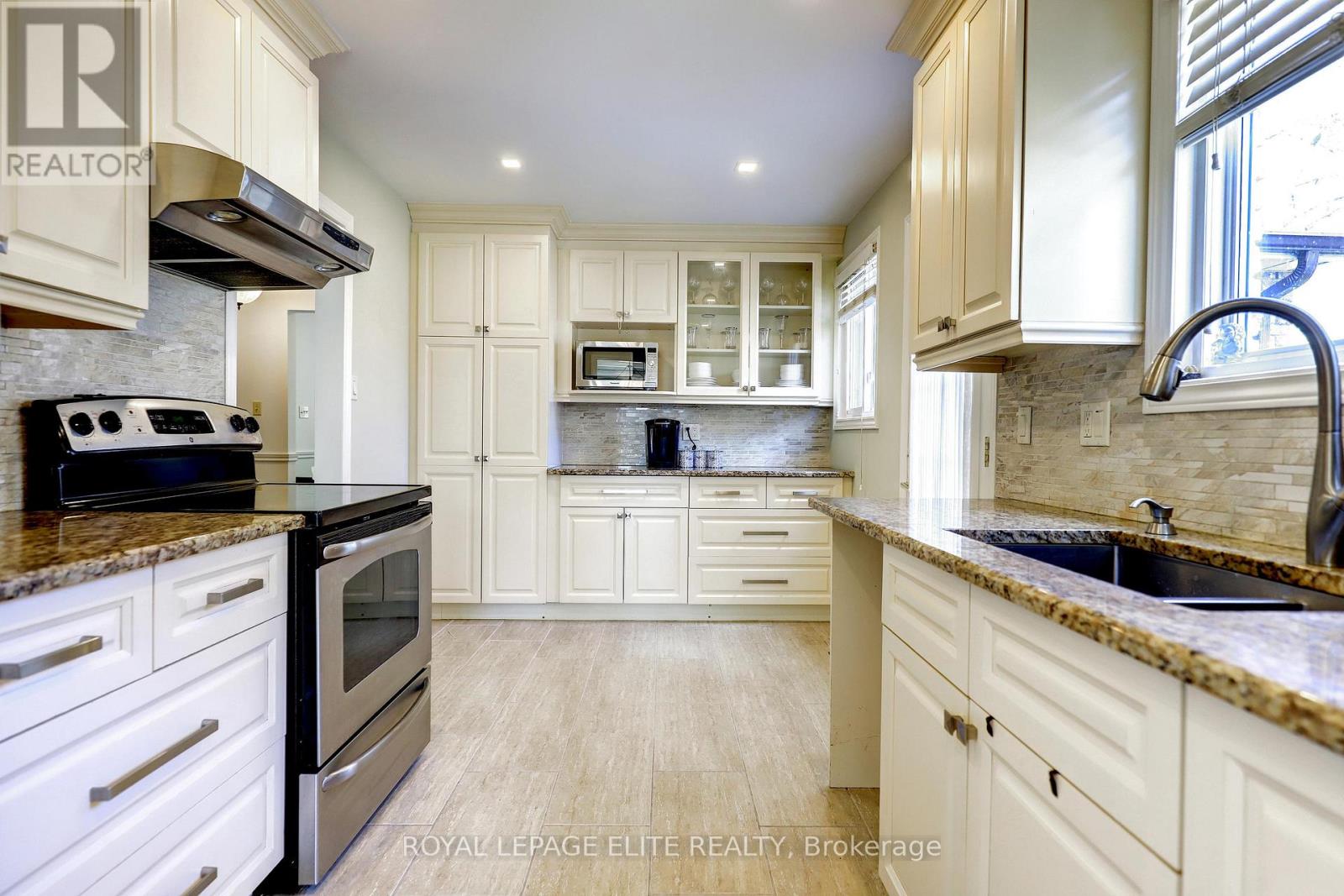 7113 Tamar Road, Mississauga, Ontario  L5N 1Y7 - Photo 11 - W13107526