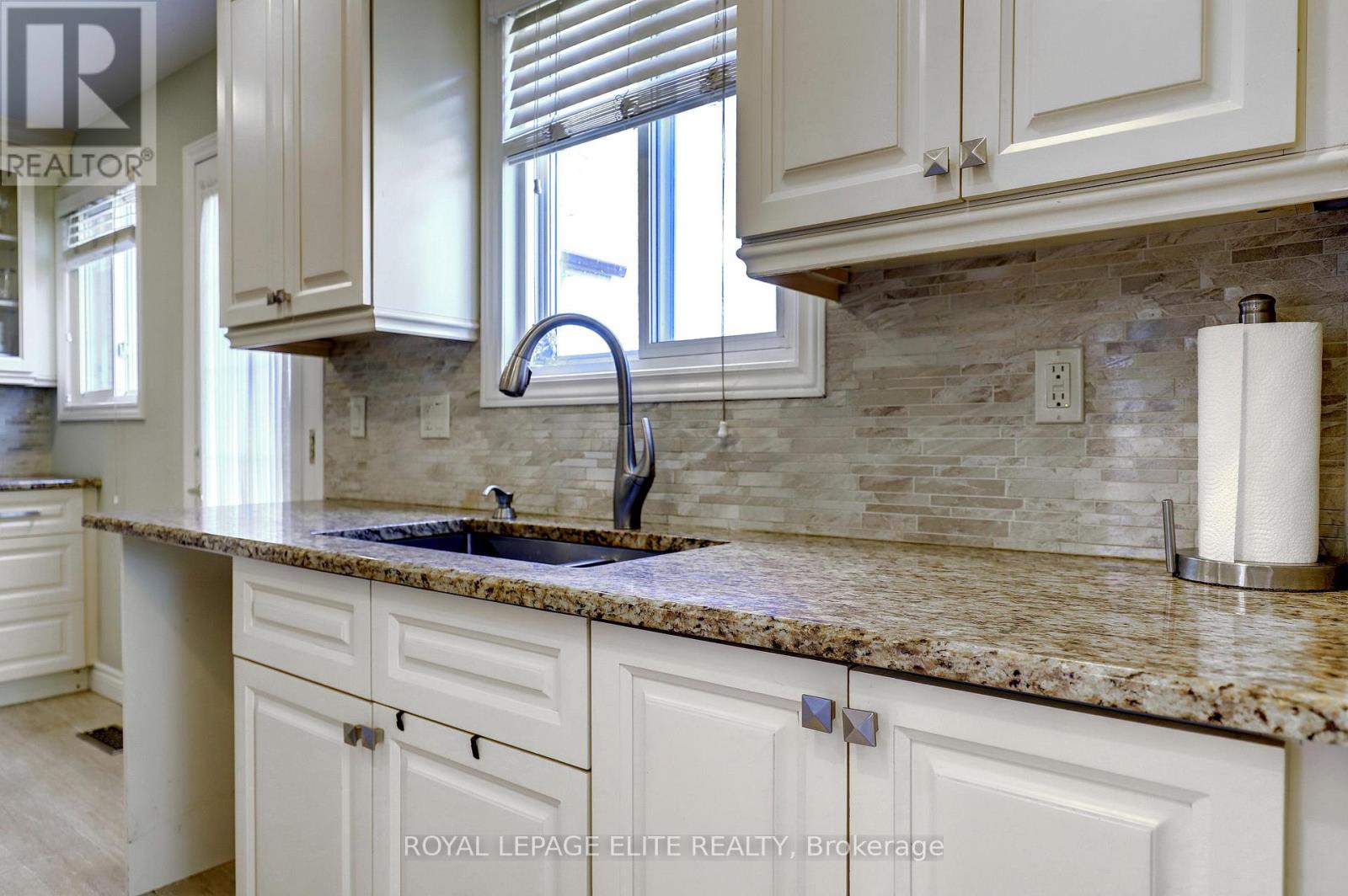 7113 Tamar Road, Mississauga, Ontario  L5N 1Y7 - Photo 12 - W13107526