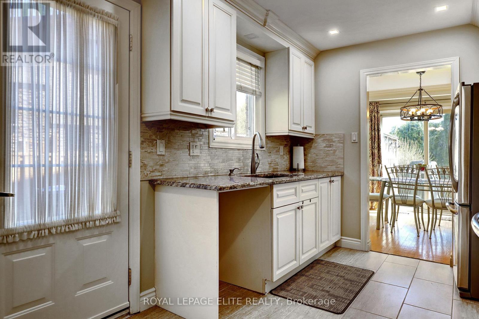 7113 Tamar Road, Mississauga, Ontario  L5N 1Y7 - Photo 14 - W13107526