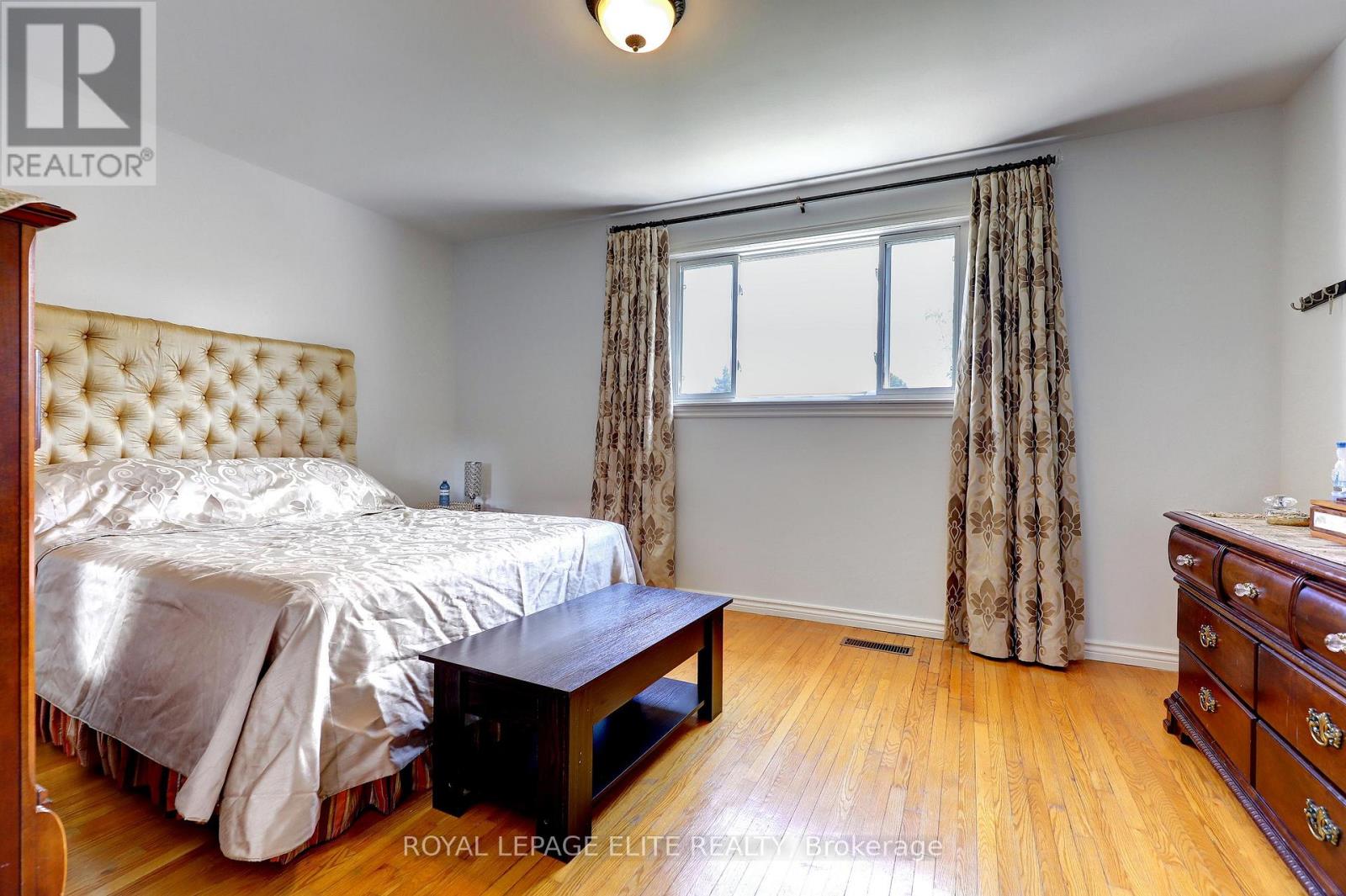 7113 Tamar Road, Mississauga, Ontario  L5N 1Y7 - Photo 18 - W13107526