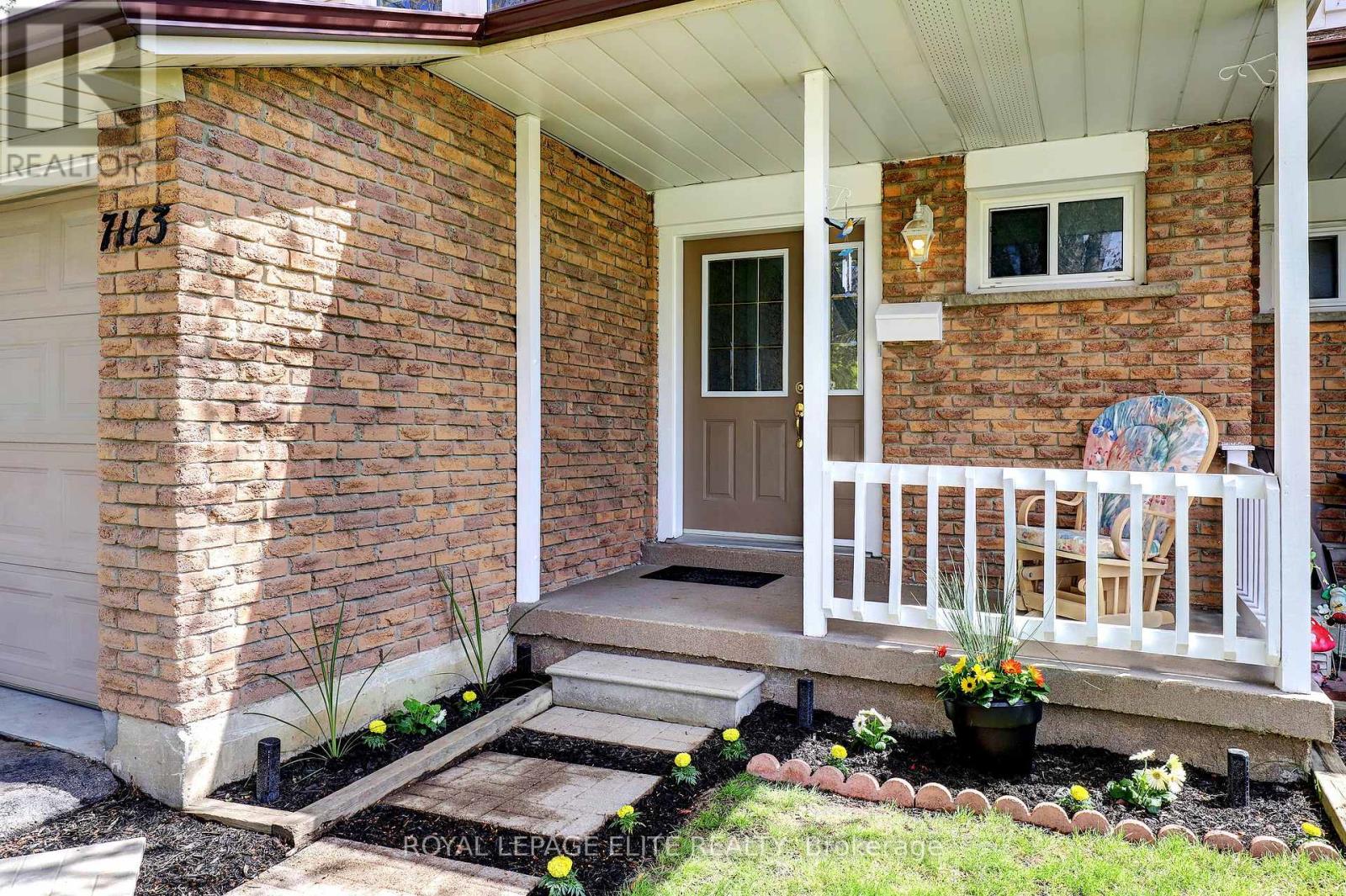 7113 Tamar Road, Mississauga, Ontario  L5N 1Y7 - Photo 3 - W13107526