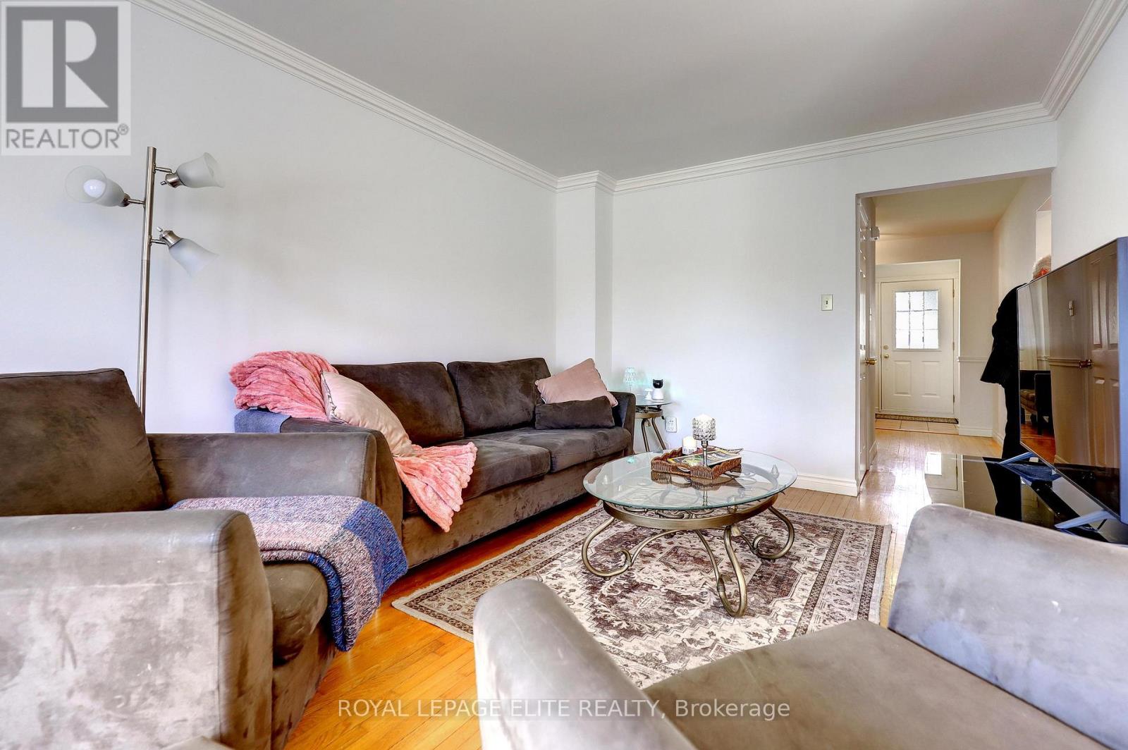 7113 Tamar Road, Mississauga, Ontario  L5N 1Y7 - Photo 8 - W13107526