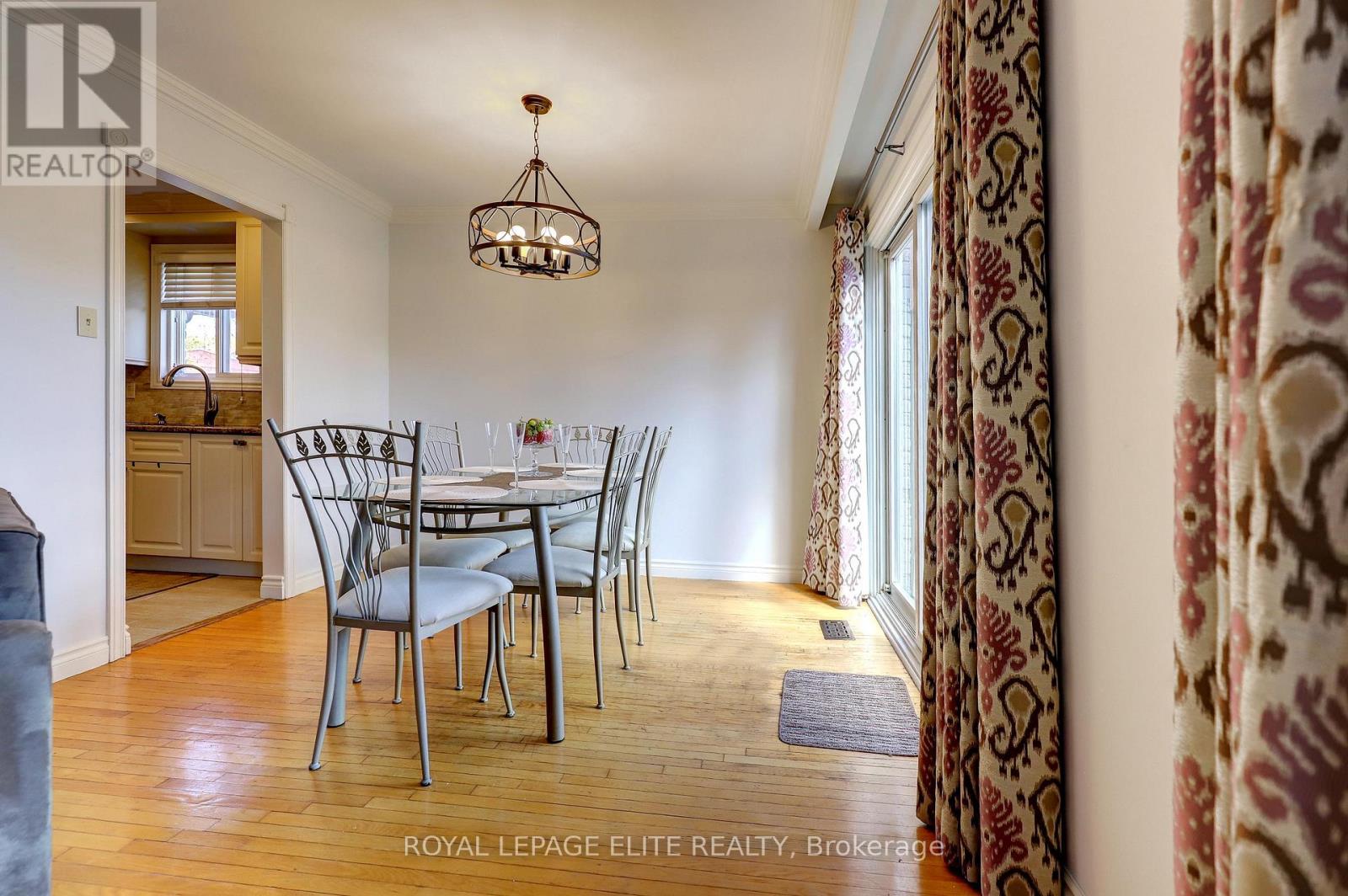 7113 Tamar Road, Mississauga, Ontario  L5N 1Y7 - Photo 9 - W13107526
