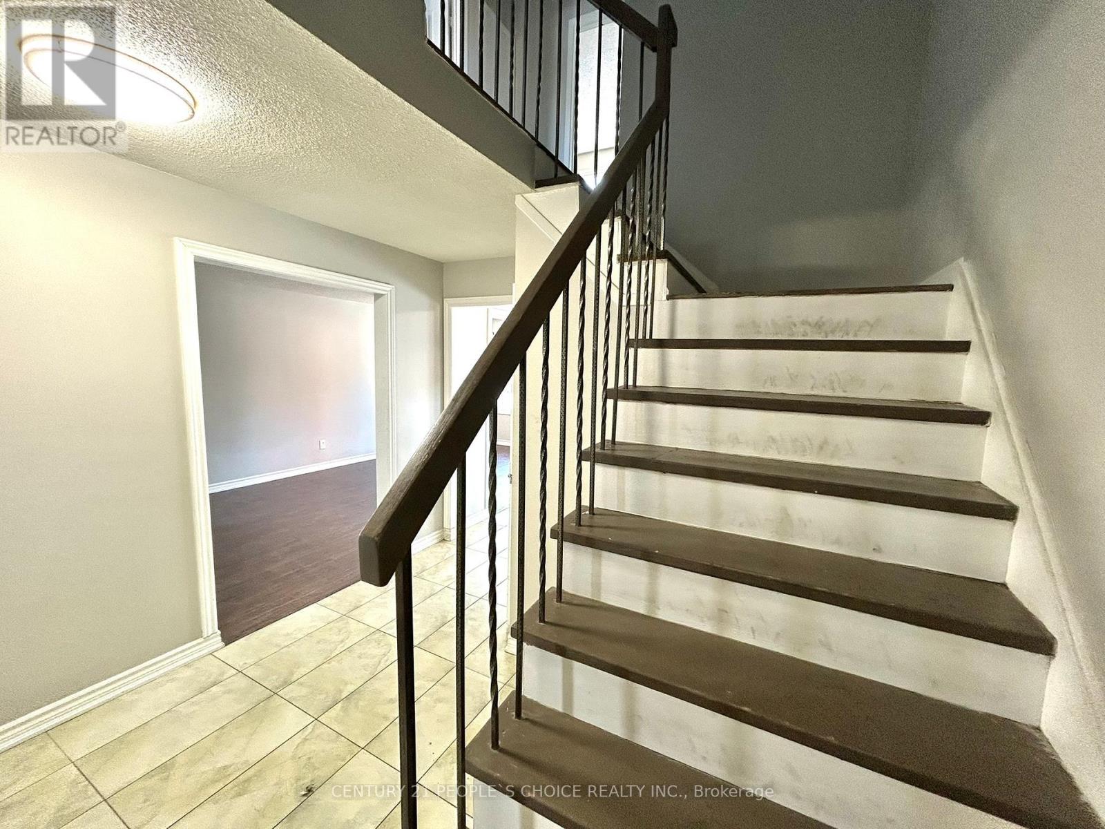 28 Beisel Court, Brampton, Ontario  L6Z 2R7 - Photo 9 - W13107540