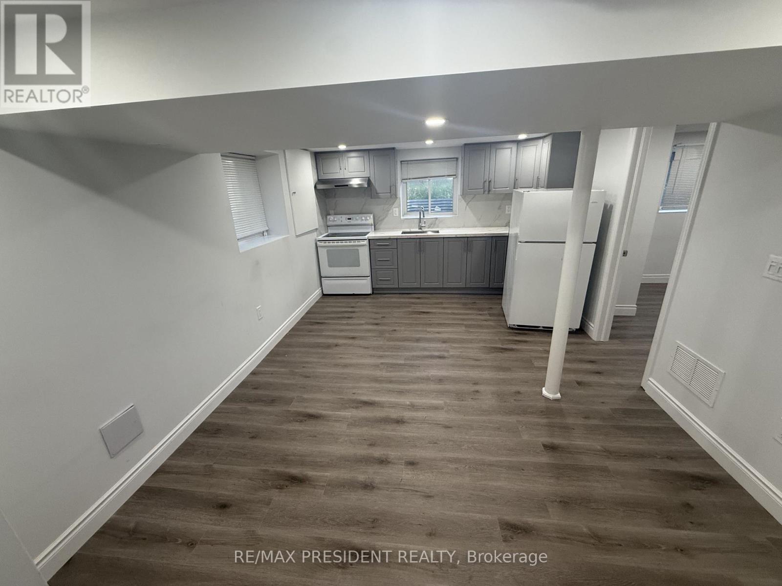 LOWER - 45 ELMVALE CRESCENT, Toronto, Ontario