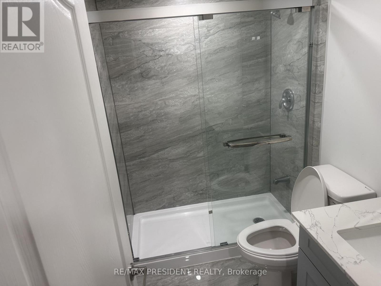 Lower - 45 Elmvale Crescent, Toronto, Ontario  M9V 2B8 - Photo 3 - W13107560