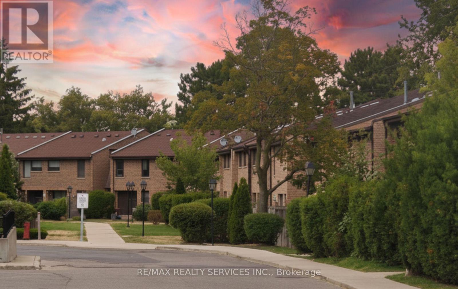 50 - 2605 WOODCHESTER DRIVE, Mississauga, Ontario