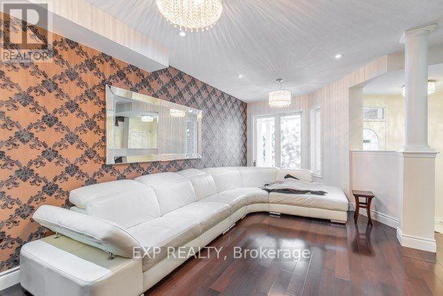 81 - 833 Scollard Court, Mississauga, Ontario  L5V 2B4 - Photo 3 - W13107578