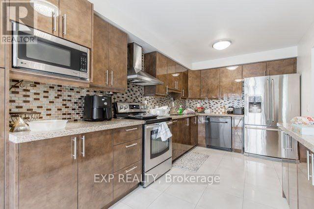 81 - 833 Scollard Court, Mississauga, Ontario  L5V 2B4 - Photo 8 - W13107578