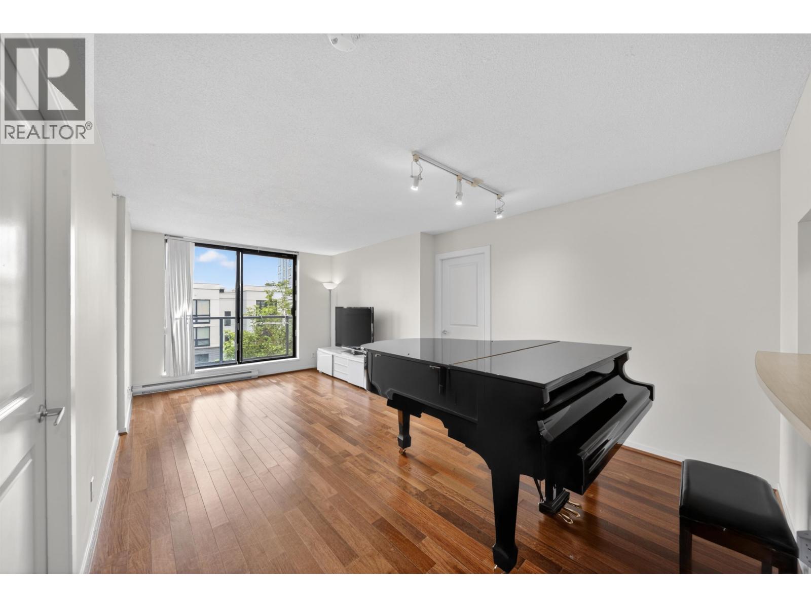 403 3638 Vanness Avenue, Vancouver, British Columbia  V5R 6H6 - Photo 4 - R3121618