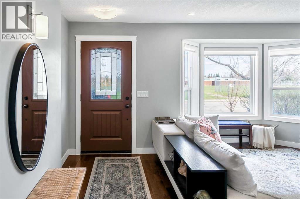 95 Hillgrove Crescent SW, Calgary, Alberta  T2V 3K9 - Photo 3 - A2309620