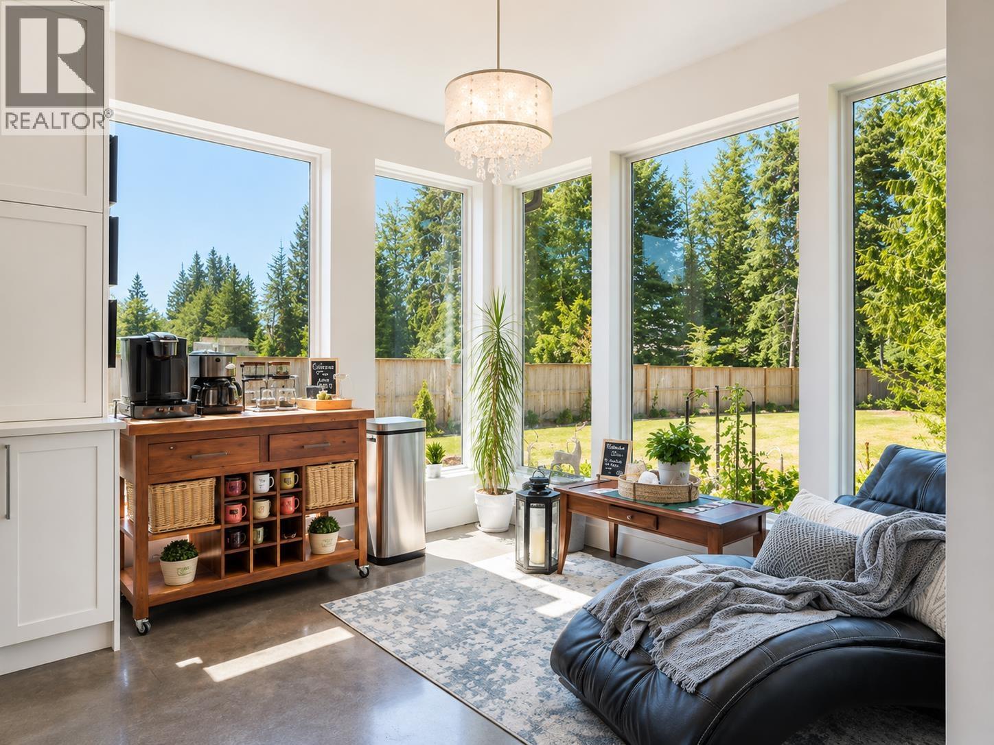421 Solaz Place, Gibsons, British Columbia  V0N 1V5 - Photo 11 - R3121677