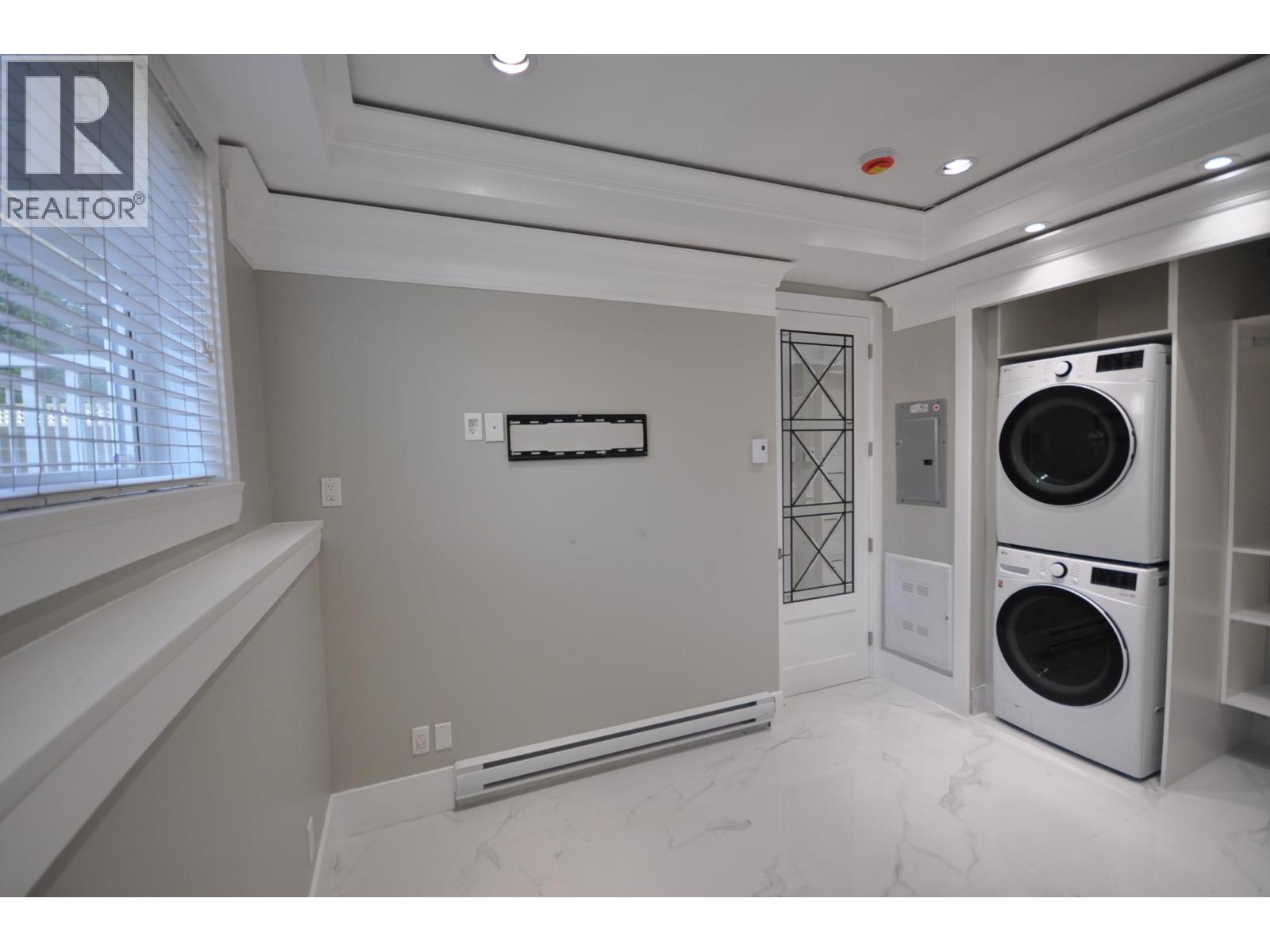 7505 Kingsway, Burnaby, British Columbia  V3N 3C1 - Photo 6 - R3121680