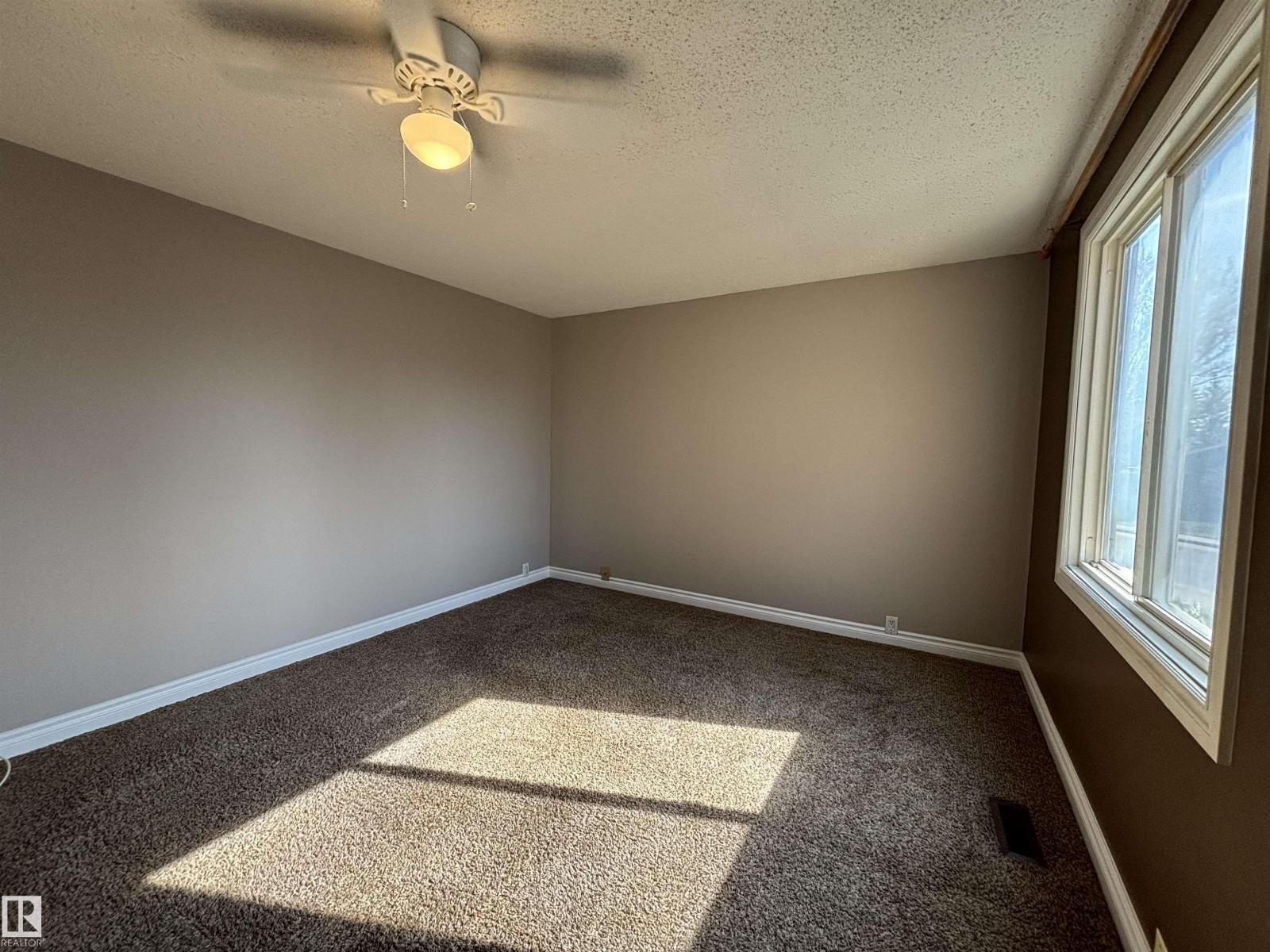 587 Knottwood Rd W Nw, Edmonton, Alberta  T6K 2V6 - Photo 17 - E4486857