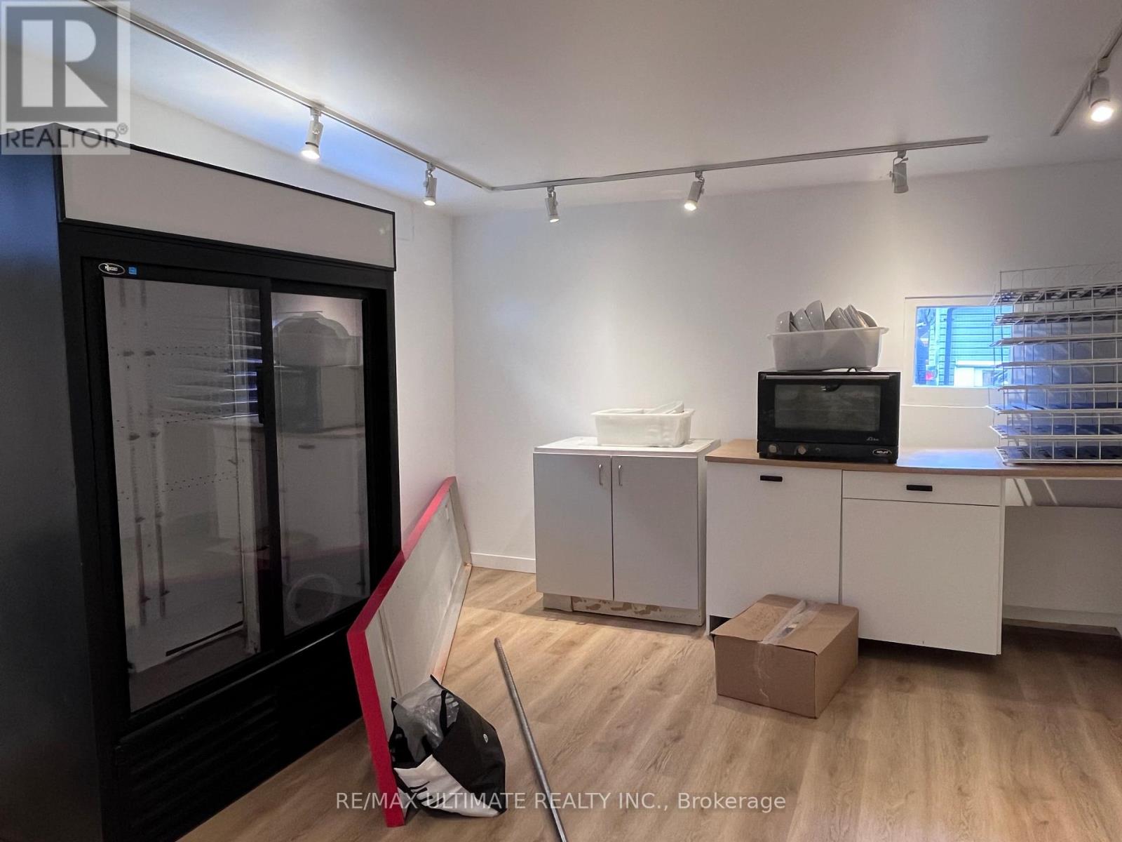 3 Glebe Road E, Toronto, Ontario  M4S 1N6 - Photo 7 - C13107642