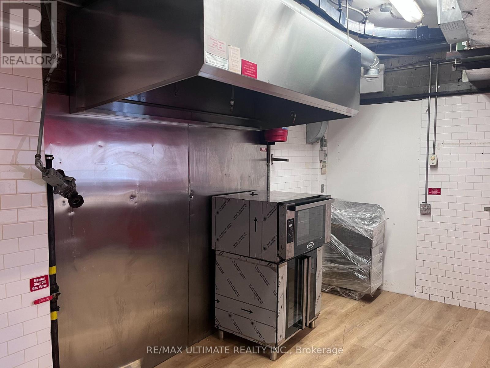3 Glebe Road E, Toronto, Ontario  M4S 1N6 - Photo 8 - C13107642