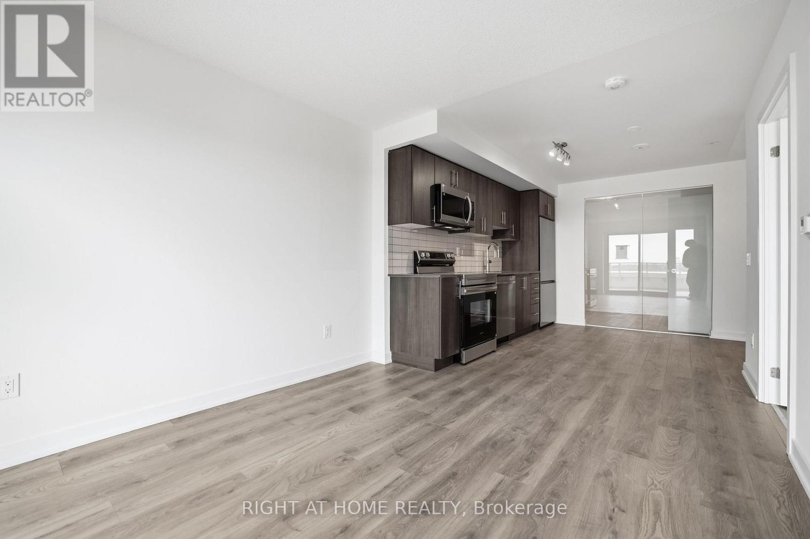 504 - 1010 Sandy Beach Road, Pickering, Ontario  L1W 3V9 - Photo 11 - E13107624