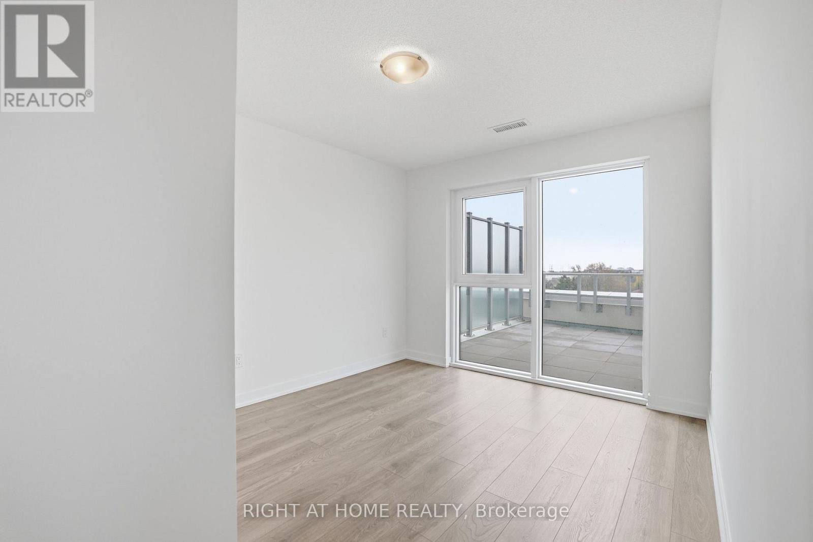 504 - 1010 Sandy Beach Road, Pickering, Ontario  L1W 3V9 - Photo 14 - E13107624