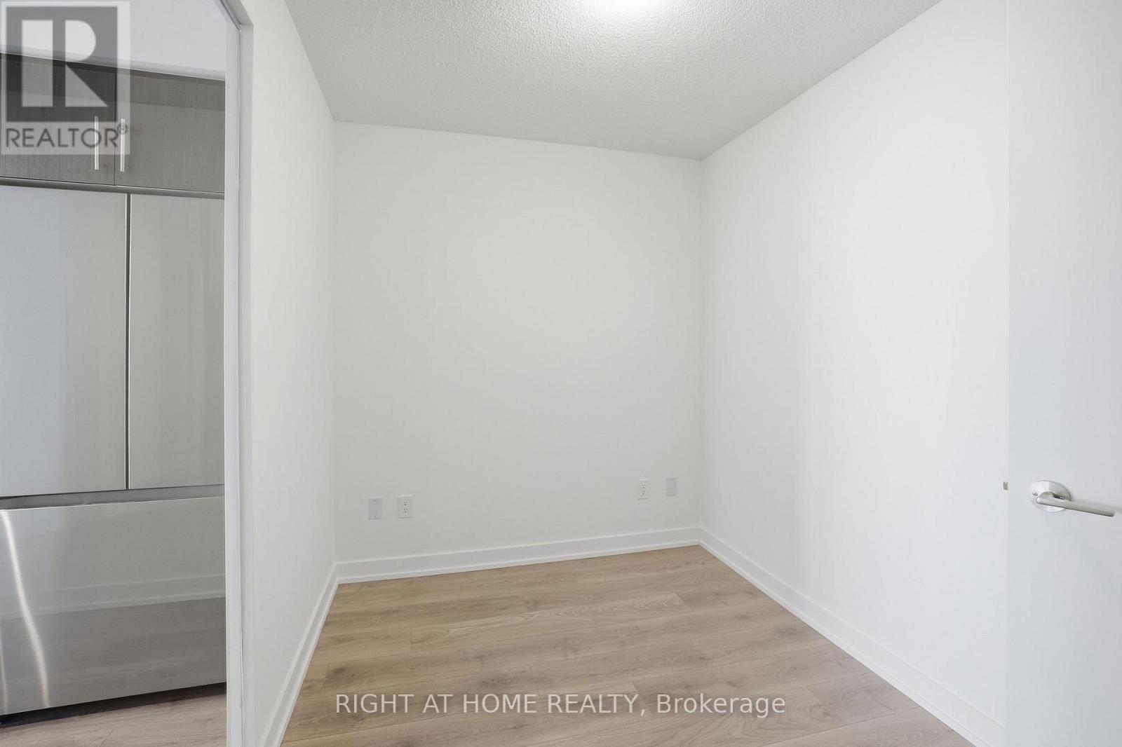 504 - 1010 Sandy Beach Road, Pickering, Ontario  L1W 3V9 - Photo 6 - E13107624