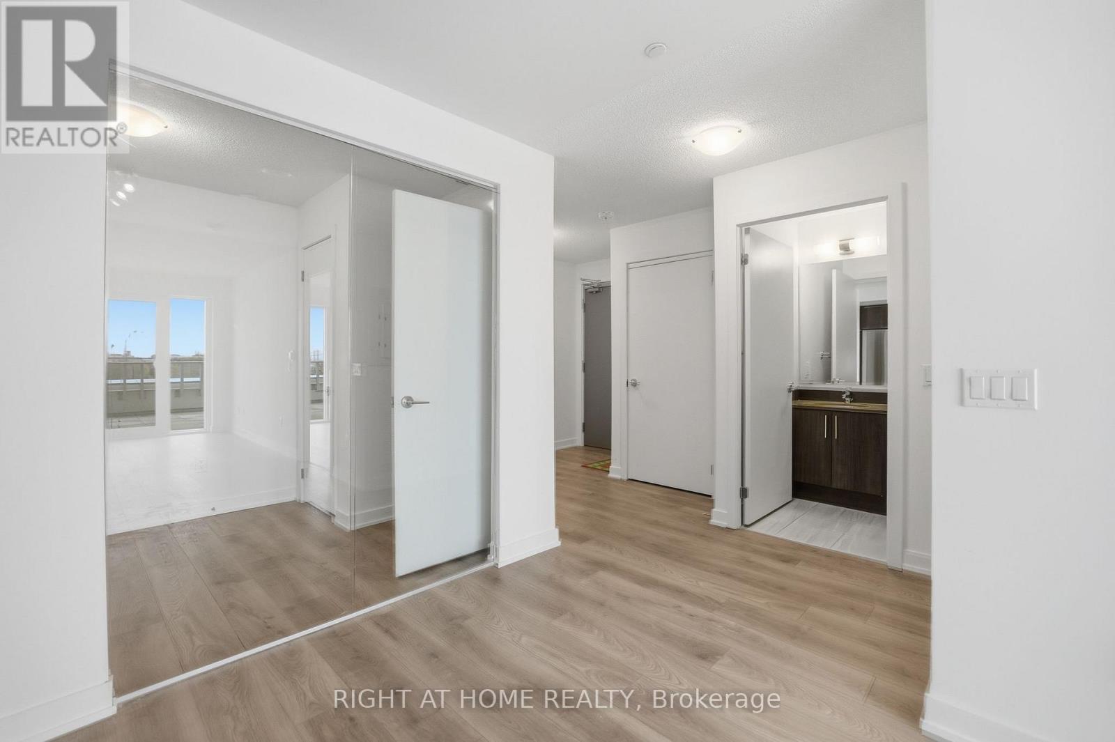 504 - 1010 Sandy Beach Road, Pickering, Ontario  L1W 3V9 - Photo 8 - E13107624