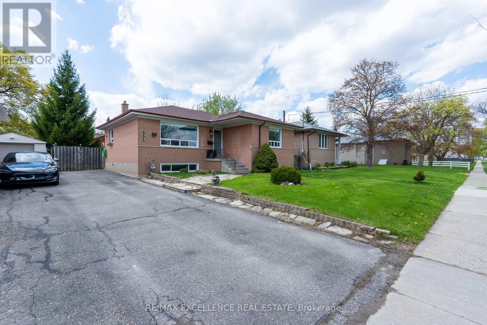 431 Delrex Boulevard, Halton Hills, Ontario  L7G 4J1 - Photo 2 - W13103764