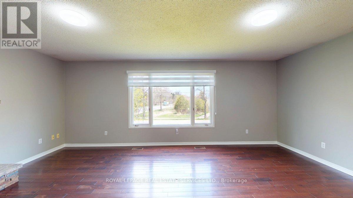 Upper - 62 Third Line, Oakville, Ontario  L6L 3Z5 - Photo 10 - W13106122