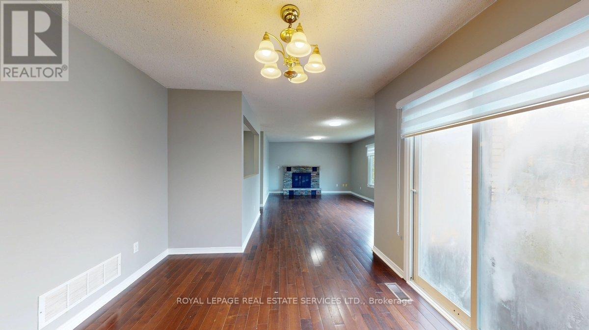 Upper - 62 Third Line, Oakville, Ontario  L6L 3Z5 - Photo 12 - W13106122