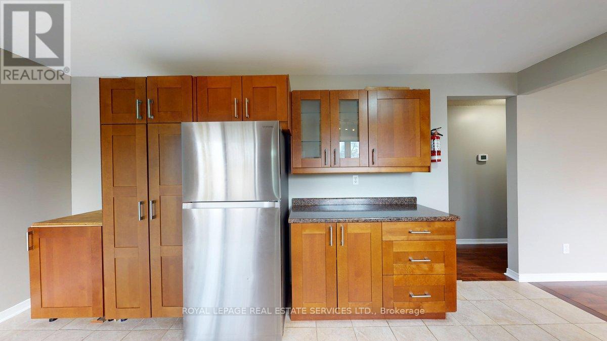 Upper - 62 Third Line, Oakville, Ontario  L6L 3Z5 - Photo 17 - W13106122