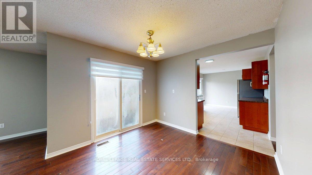 Upper - 62 Third Line, Oakville, Ontario  L6L 3Z5 - Photo 14 - W13106122