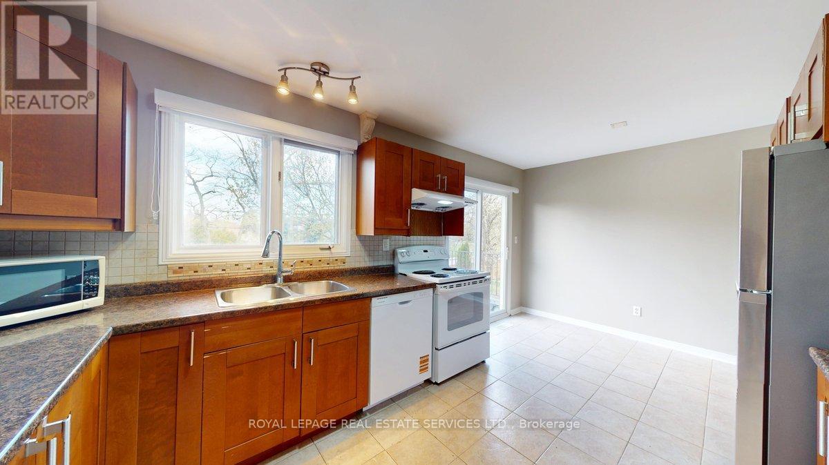 Upper - 62 Third Line, Oakville, Ontario  L6L 3Z5 - Photo 19 - W13106122