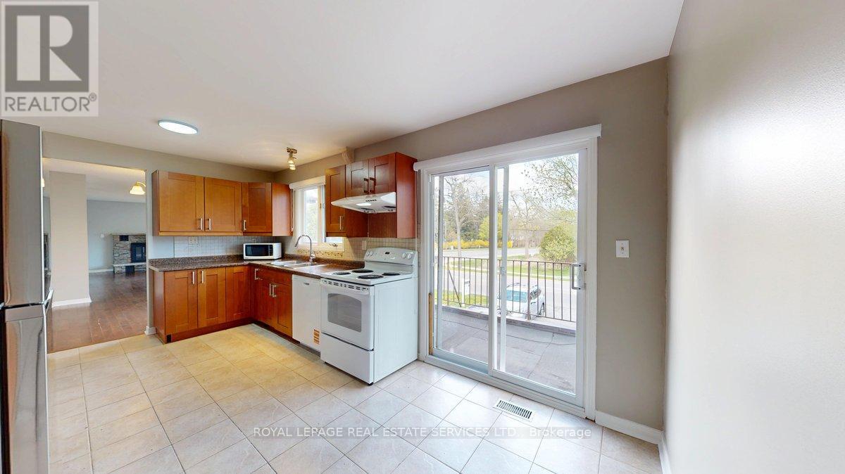 Upper - 62 Third Line, Oakville, Ontario  L6L 3Z5 - Photo 20 - W13106122
