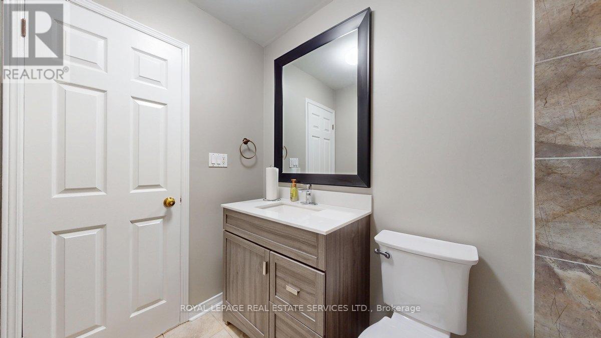 Upper - 62 Third Line, Oakville, Ontario  L6L 3Z5 - Photo 32 - W13106122