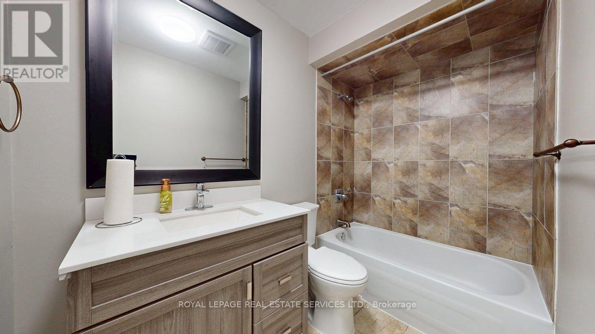 Upper - 62 Third Line, Oakville, Ontario  L6L 3Z5 - Photo 31 - W13106122