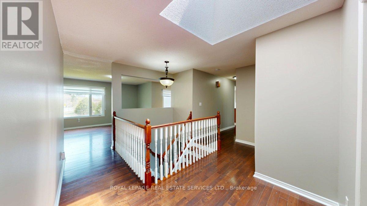 Upper - 62 Third Line, Oakville, Ontario  L6L 3Z5 - Photo 6 - W13106122