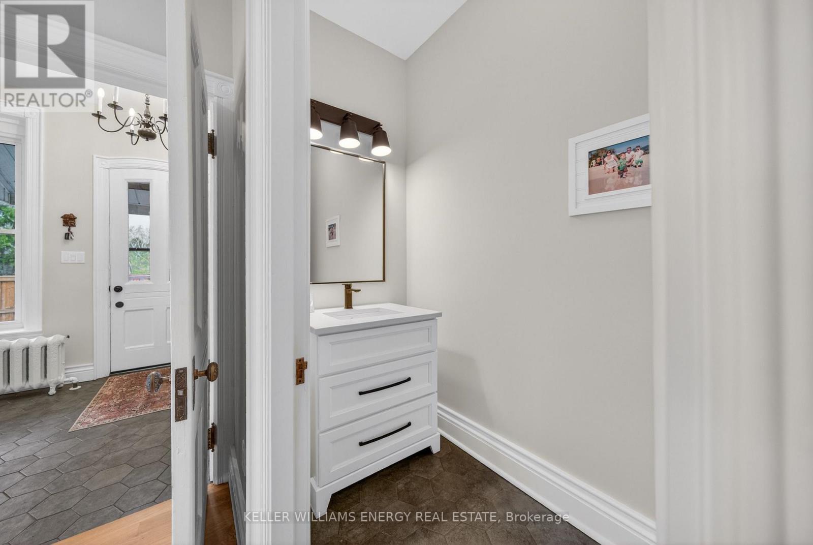 4 Pine Street, Belleville, Ontario  K8N 2L8 - Photo 23 - X13107130