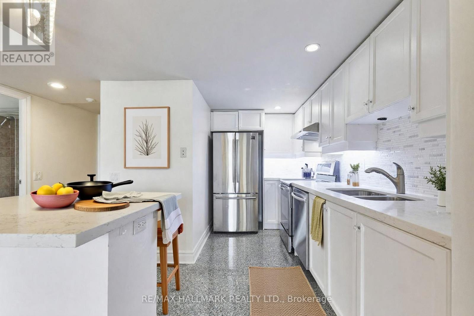 607 - 123 Eglinton Avenue, Toronto, Ontario  M4P 1J2 - Photo 2 - C13107700