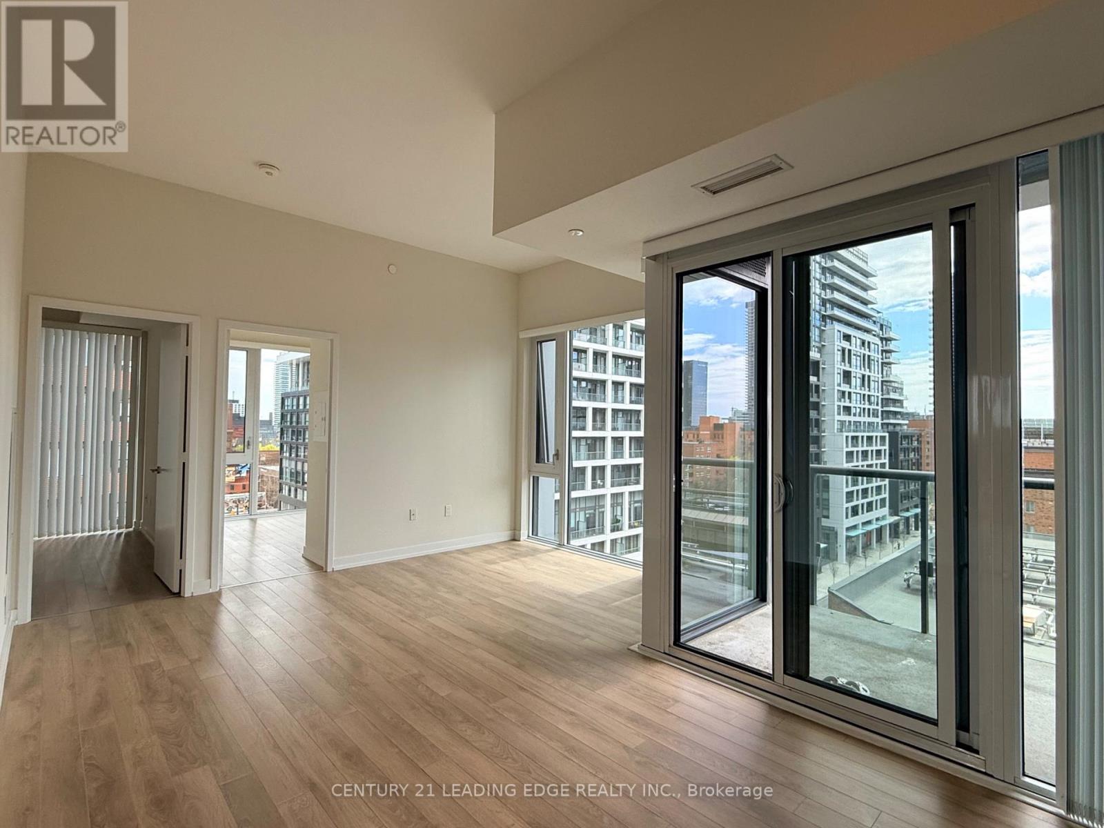 718 - 158 Front Street E, Toronto, Ontario  M5A 1E5 - Photo 2 - C13101652